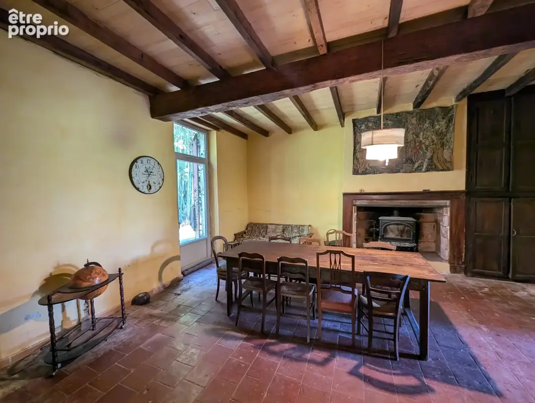 Jolie maison de village en pierre avec grand jardin  et dépendances - photo 4
