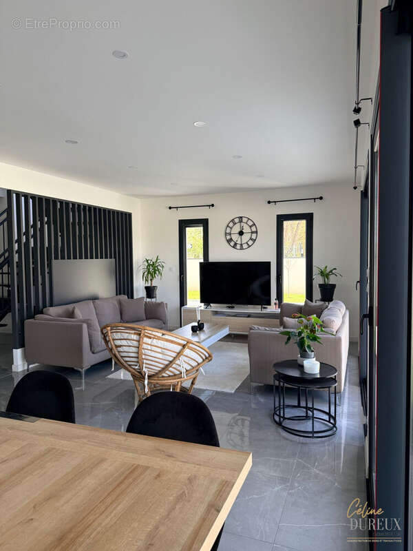 Maison à CRECHES-SUR-SAONE