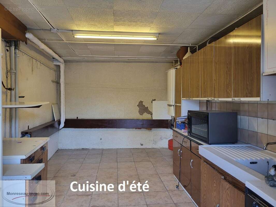 Ensemble Immobilier : 2 logements + dépendances + jardin (constructible) - photo 15
