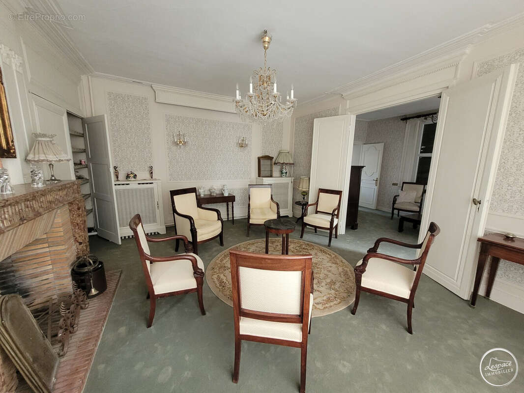 Maison à TOURNEHEM-SUR-LA-HEM