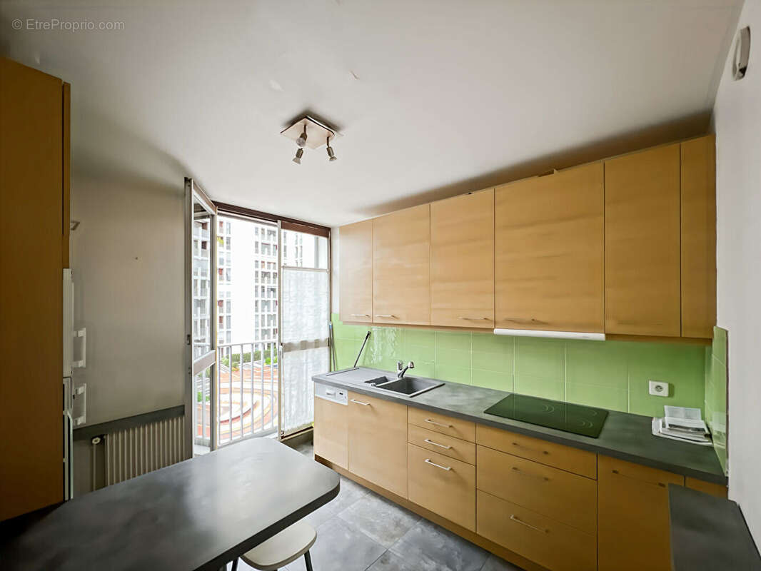Appartement à PARIS-15E