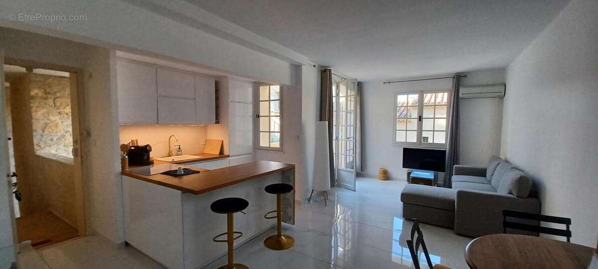 Appartement à SAINT-CYR-SUR-MER