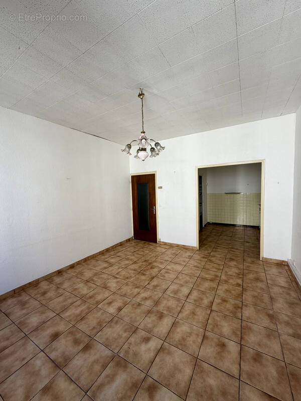 Appartement à MARSEILLE-1E