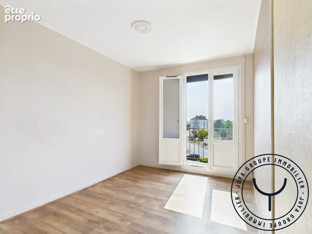 Appartement 3 pièces 59 m² à vendre à La Chapelle-Saint-Luc (10600) - photo 5