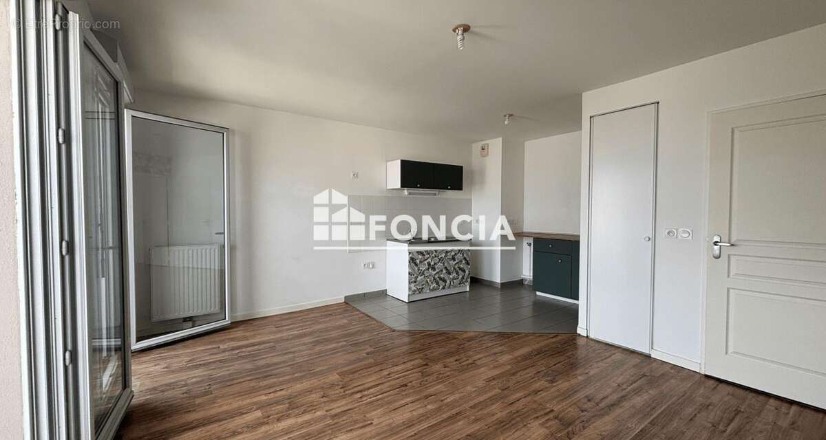 Appartement à AVRILLE