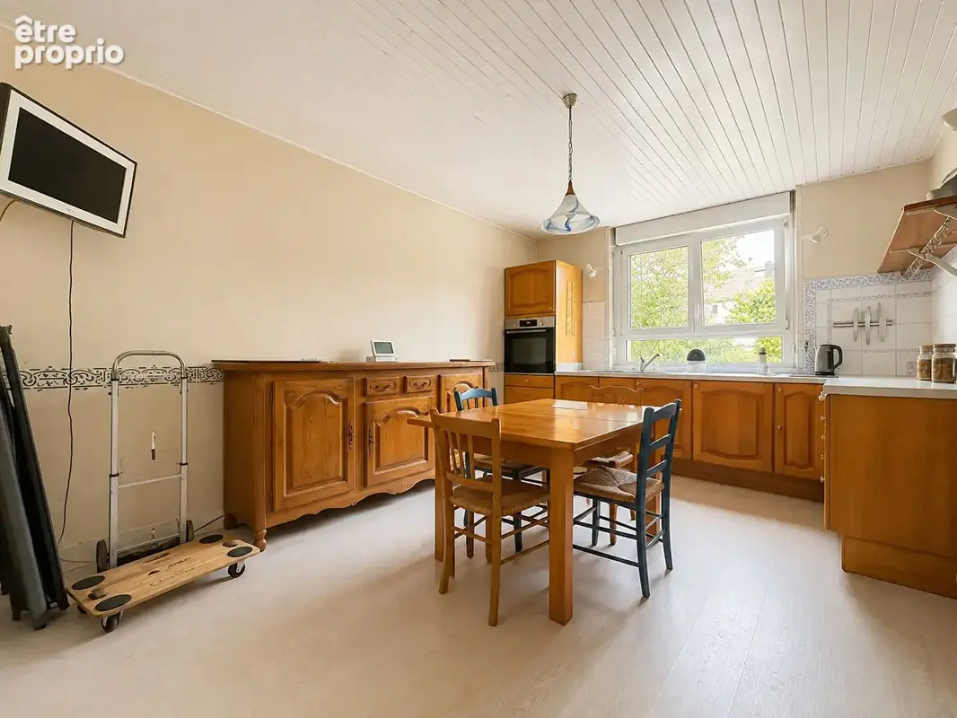 SOUS COMPROMIS Maison à rafraîchir avec charme des années 30 - Rare et ensoleillée ! - photo 10