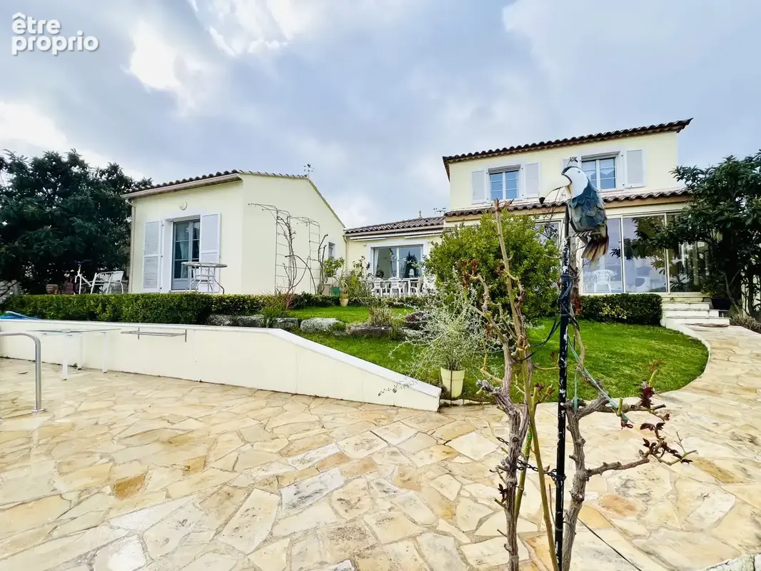 Villa T4 de 147m2 avec vue ,piscine, garage sur 1200m2 de terrain - photo 3