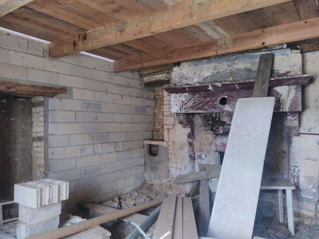 Maison à rénover avec un fort potentiel - photo 6