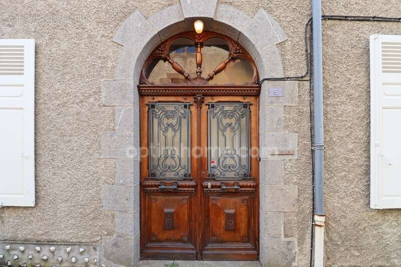 Maison à MAGNAC-LAVAL