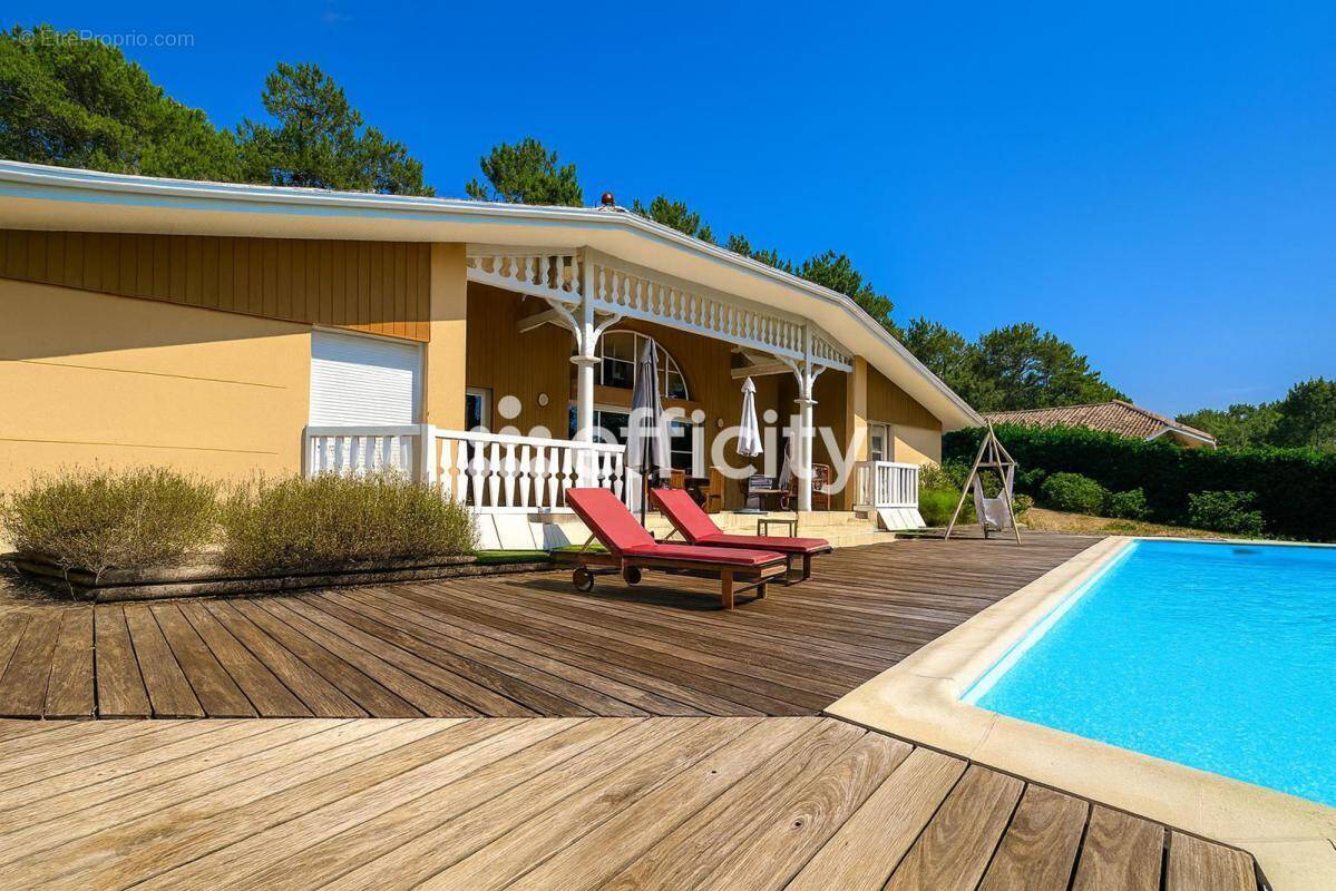 Maison à LACANAU