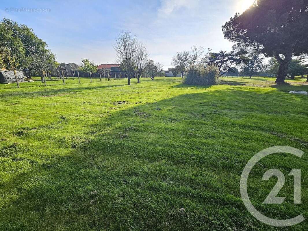 Terrain à LABARTHE-SUR-LEZE