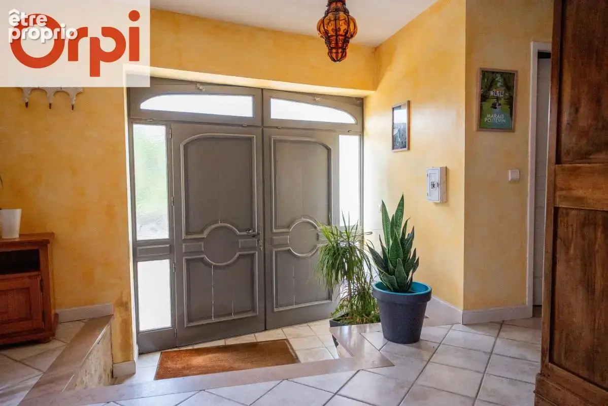 Maison de charme en pierre avec piscine – Thairé - photo 15