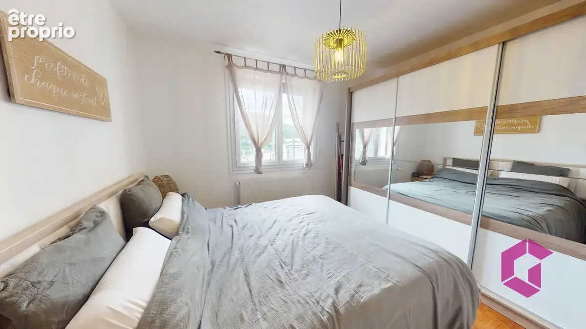 Brives-Charensac : maison 4 pièces rénovée, 3 chambres, véranda, vue dégagée sur la Loire - photo 9