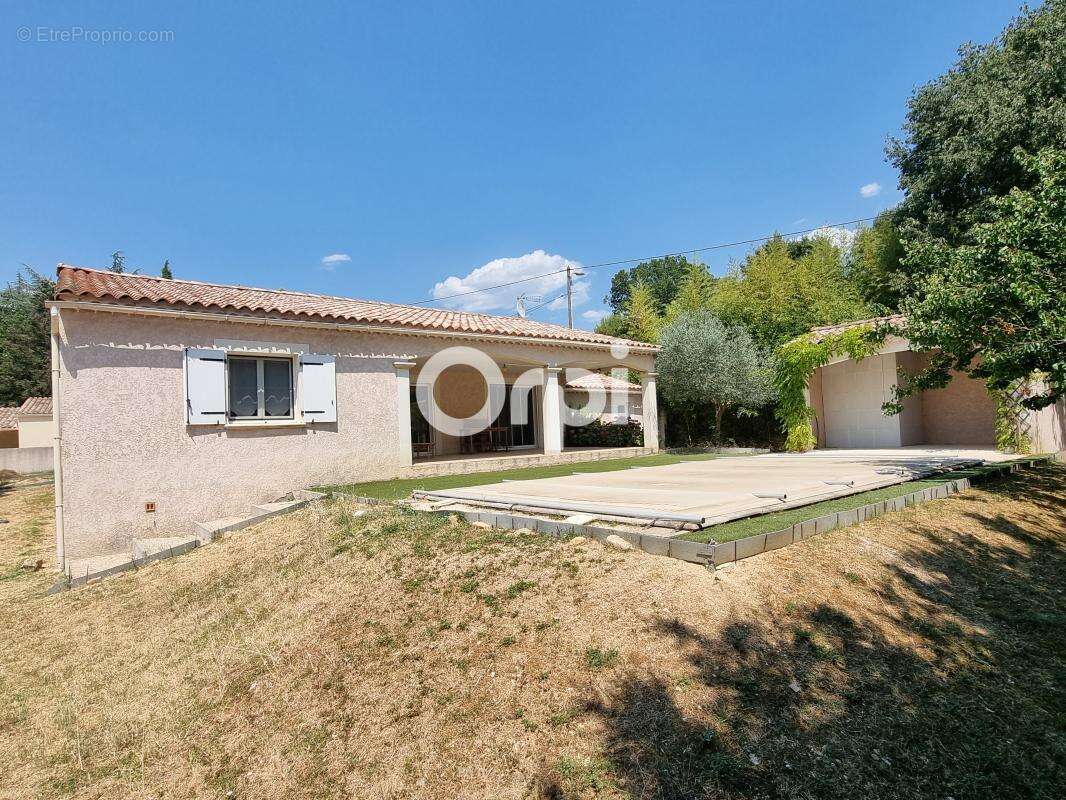 Brouzet-lès-Alès – Villa de Plain-Pied de 120 m²  Terrain de 1 500 m² - photo 12