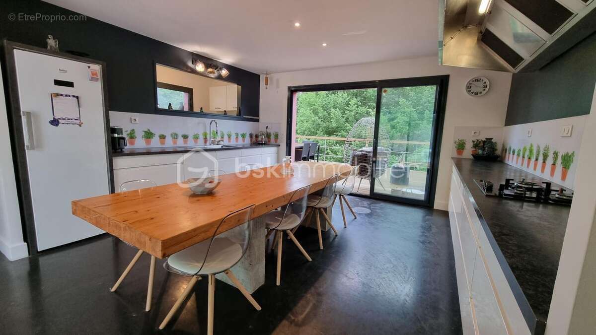 Maison à BUSSAC-SUR-CHARENTE