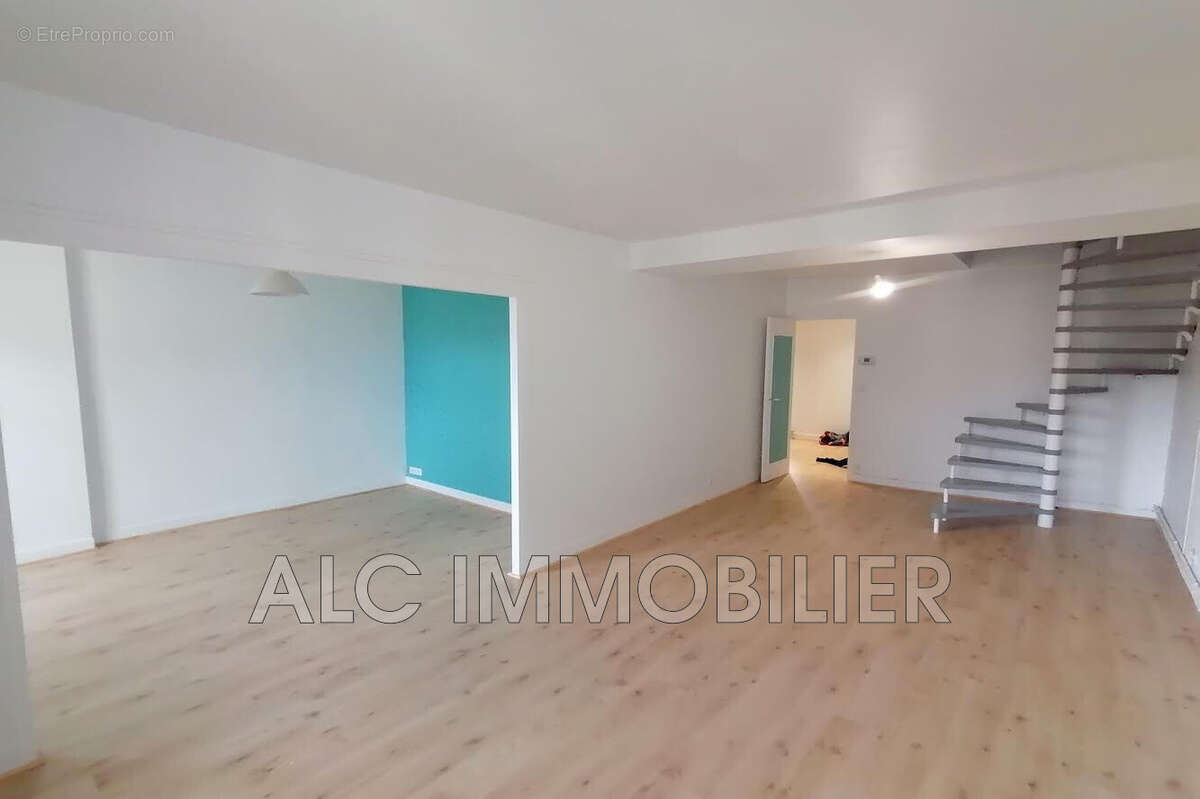 Appartement 294 m² à Alencon  - photo 2