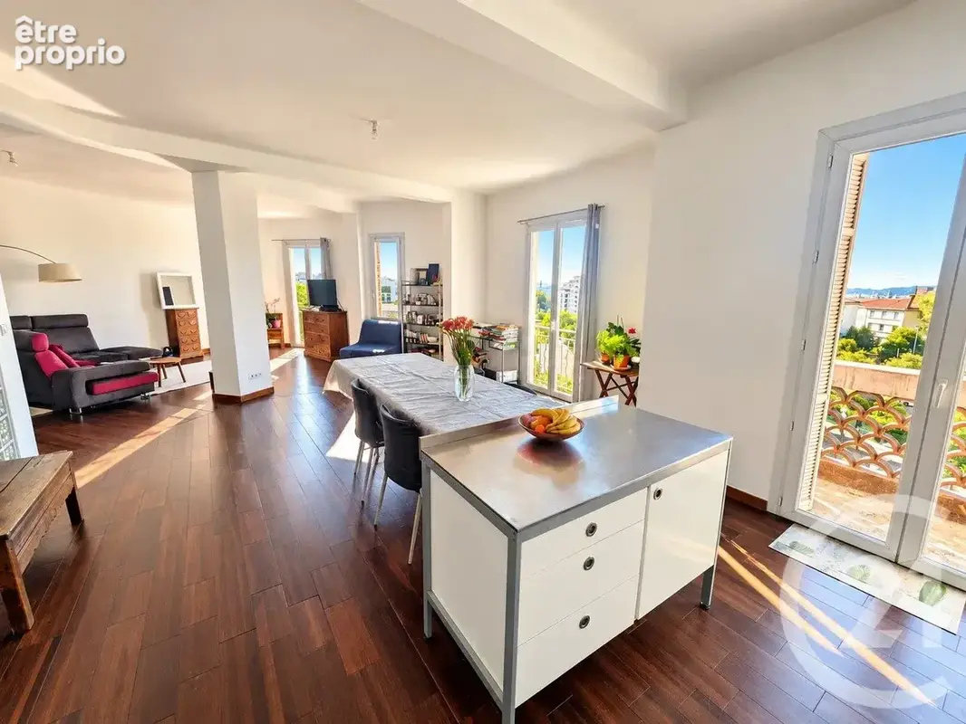 Appartement 5 pièces 115 m² à vendre à Toulon (83000) - photo 2