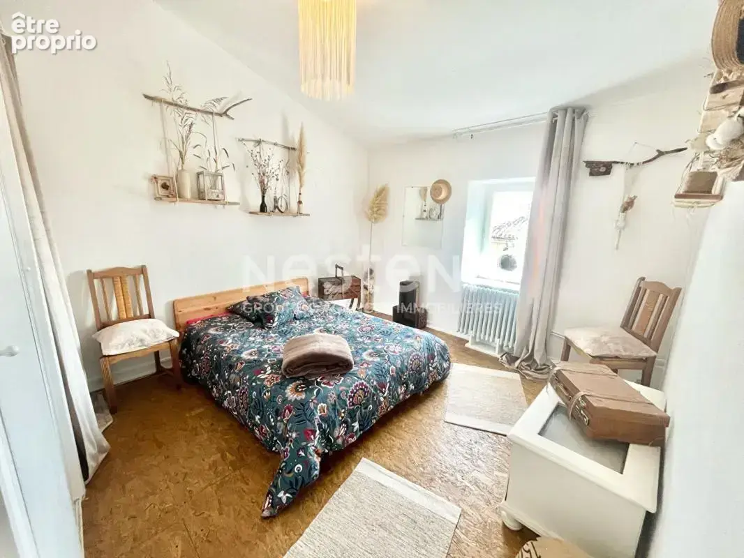 Maison de ville de 209 m² avec cinq chambres cour atelier et toiture rénovée au coeur dun village du Minervois - photo 13
