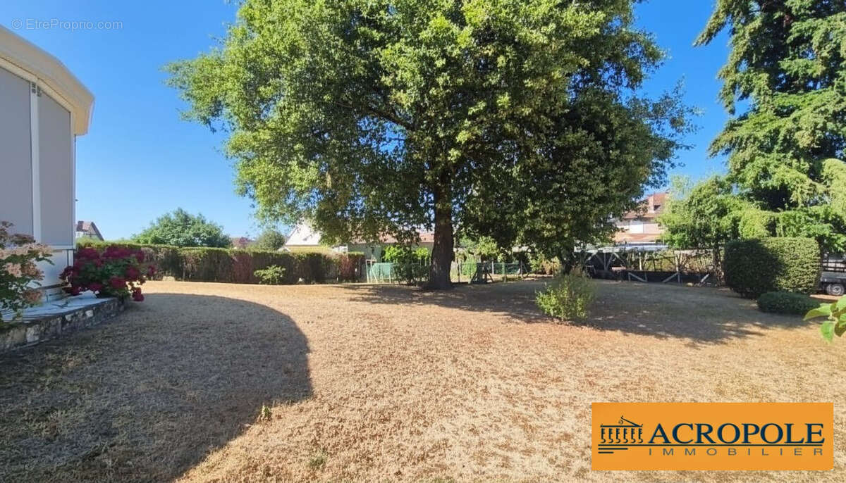Maison 165 m² à Vierzon  - photo 2