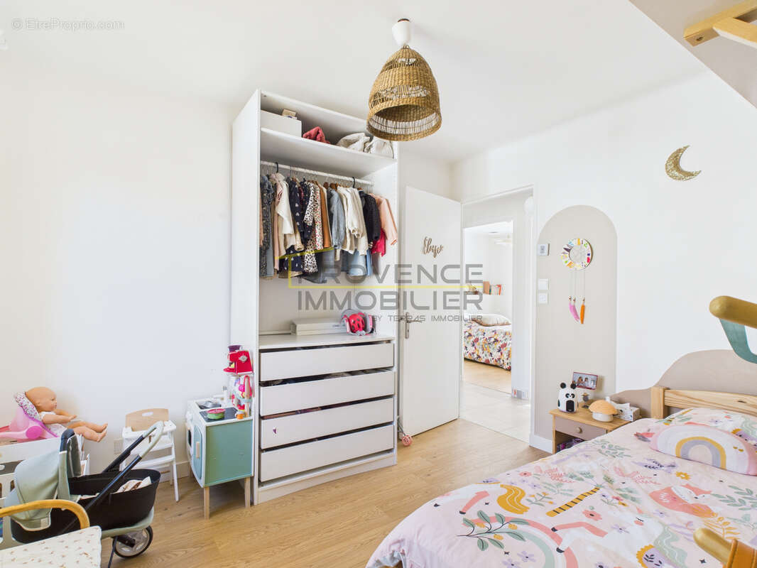 Maison à MONTELIMAR