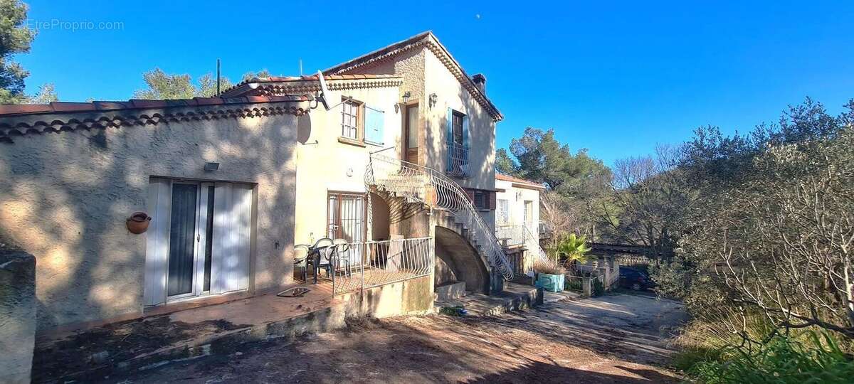 Maison 282 m² à Cuges-Les-Pins  - photo 40