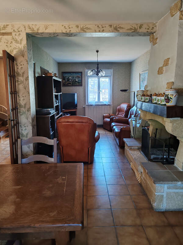 Villa T5 terrain clos et arboré de 416 m2- Quartier Mayolle - photo 6
