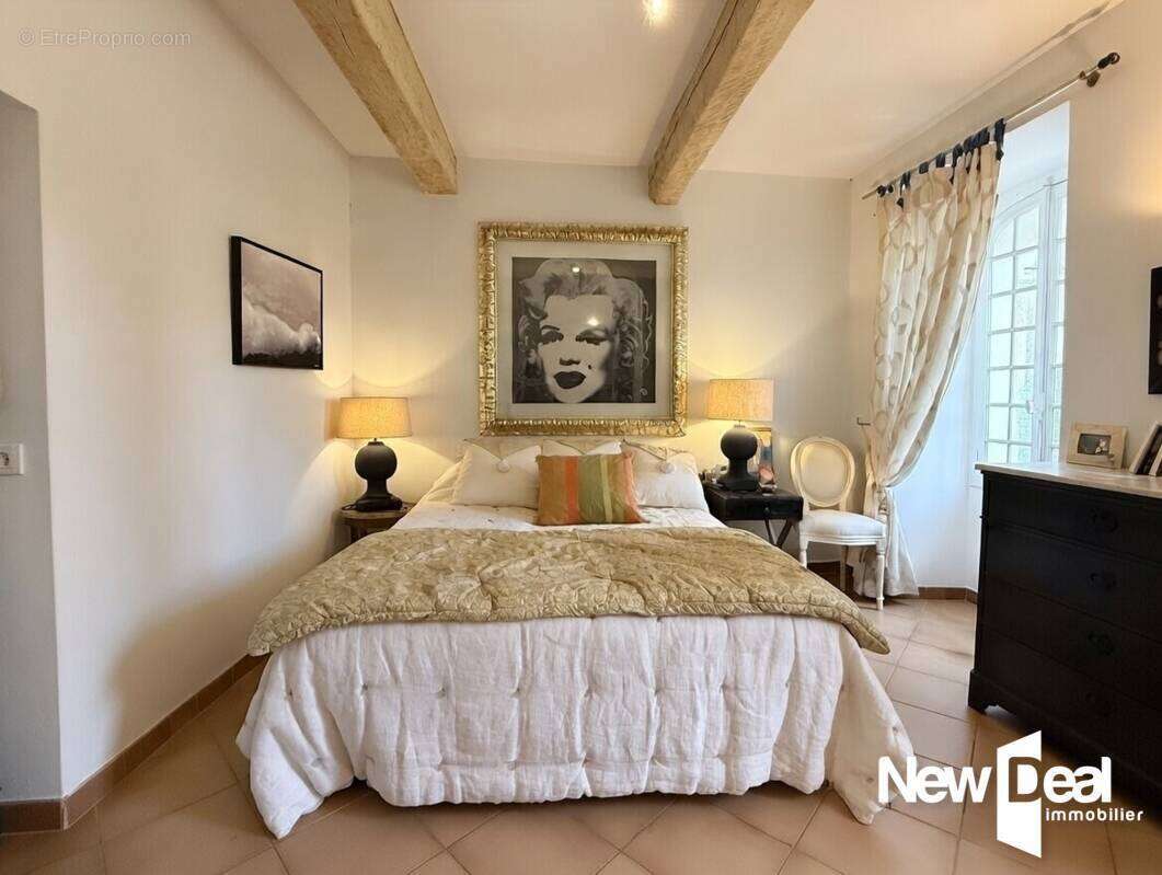 Appartement à TOURRETTES