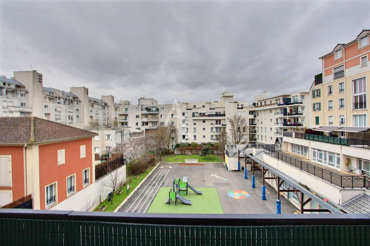 Appartement à VILLENEUVE-LA-GARENNE