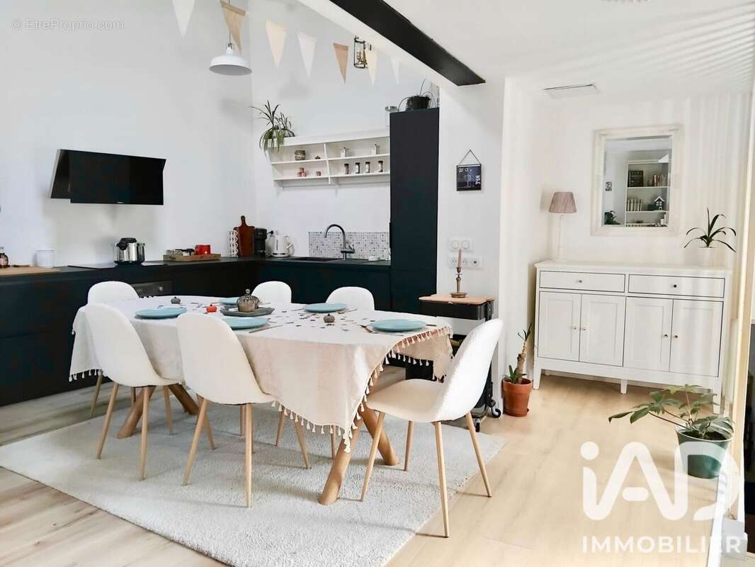 Maison 100 m² à Saintes  - photo 4