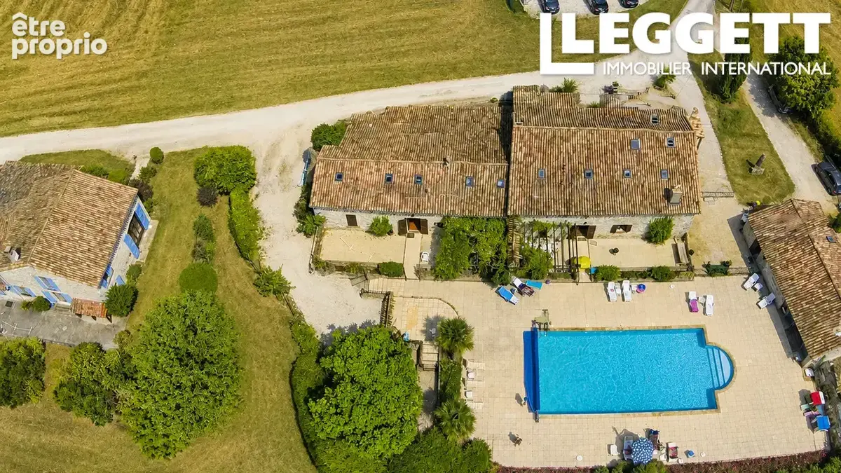 Un complexe de locations de vacances d'exception situé sur un terrain de 8 Hectares acres près d'Eymet - photo 10