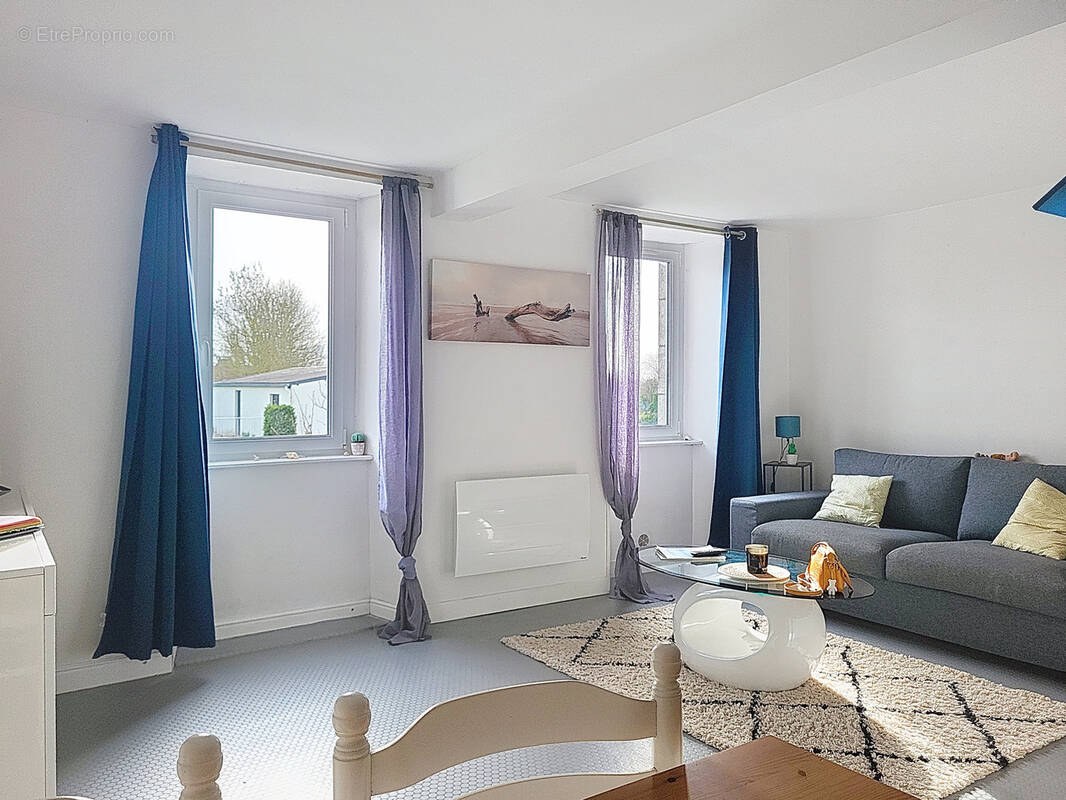 Maison à MONTMARTIN-SUR-MER