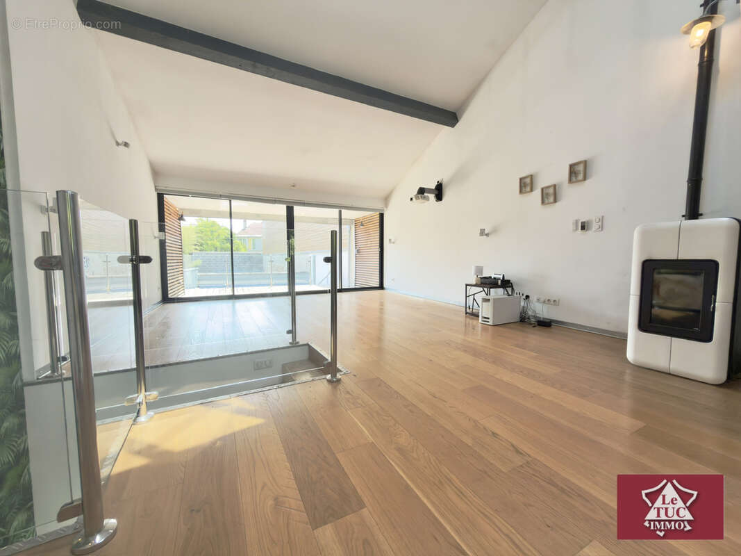 Maison de ville avec terrasses, garage et jacuzzi - photo 4