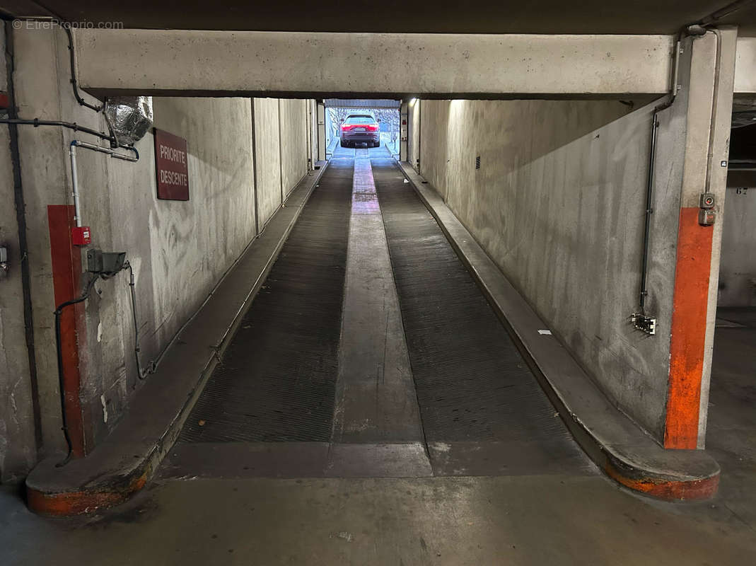 Parking à LEVALLOIS-PERRET