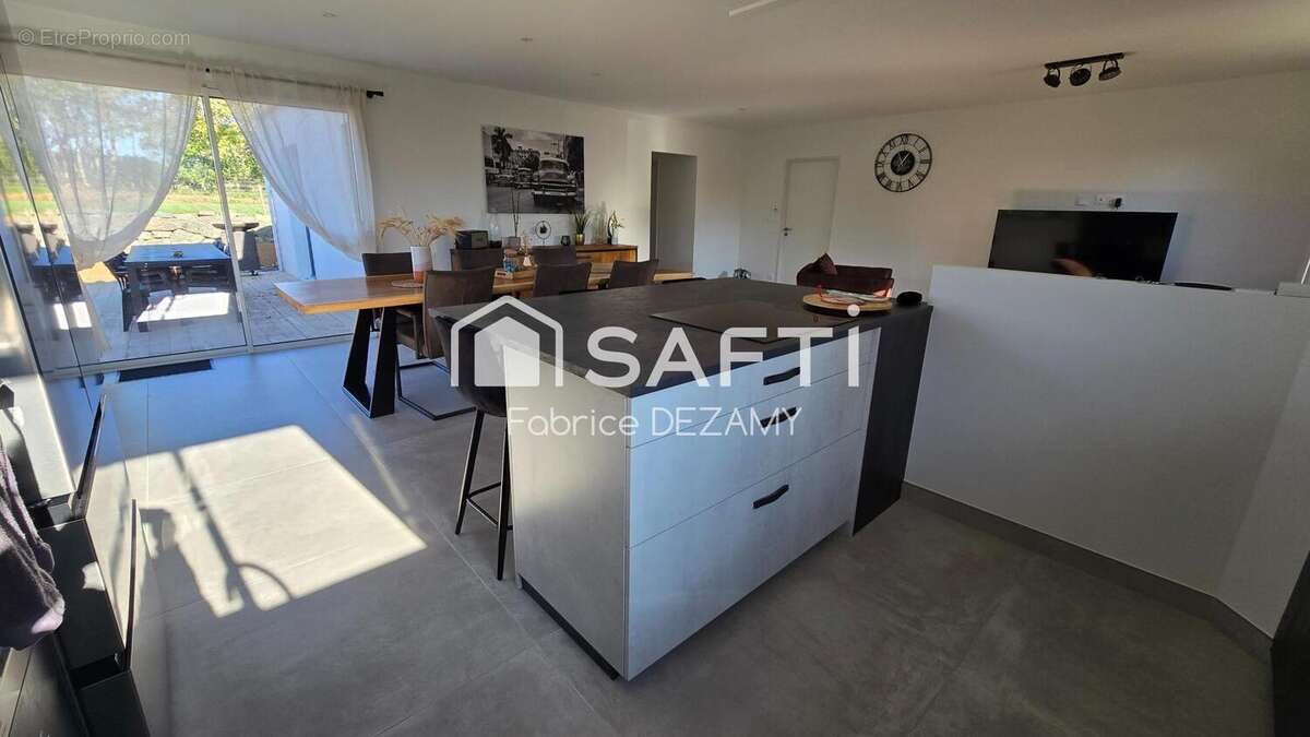 Photo 3 - Maison à SAINTE-GEMME-LA-PLAINE