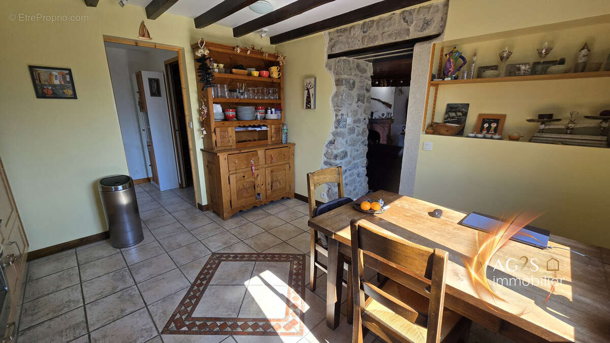 Maison à LA TERRASSE