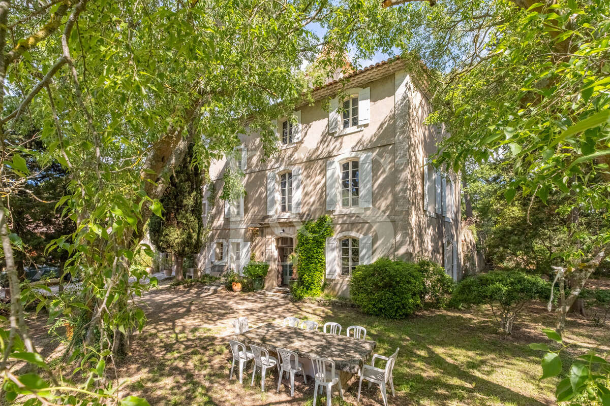 Maison à L'ISLE-SUR-LA-SORGUE