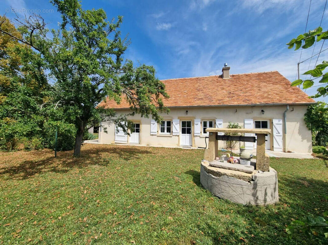 Photo 1 - Maison à CLESSY