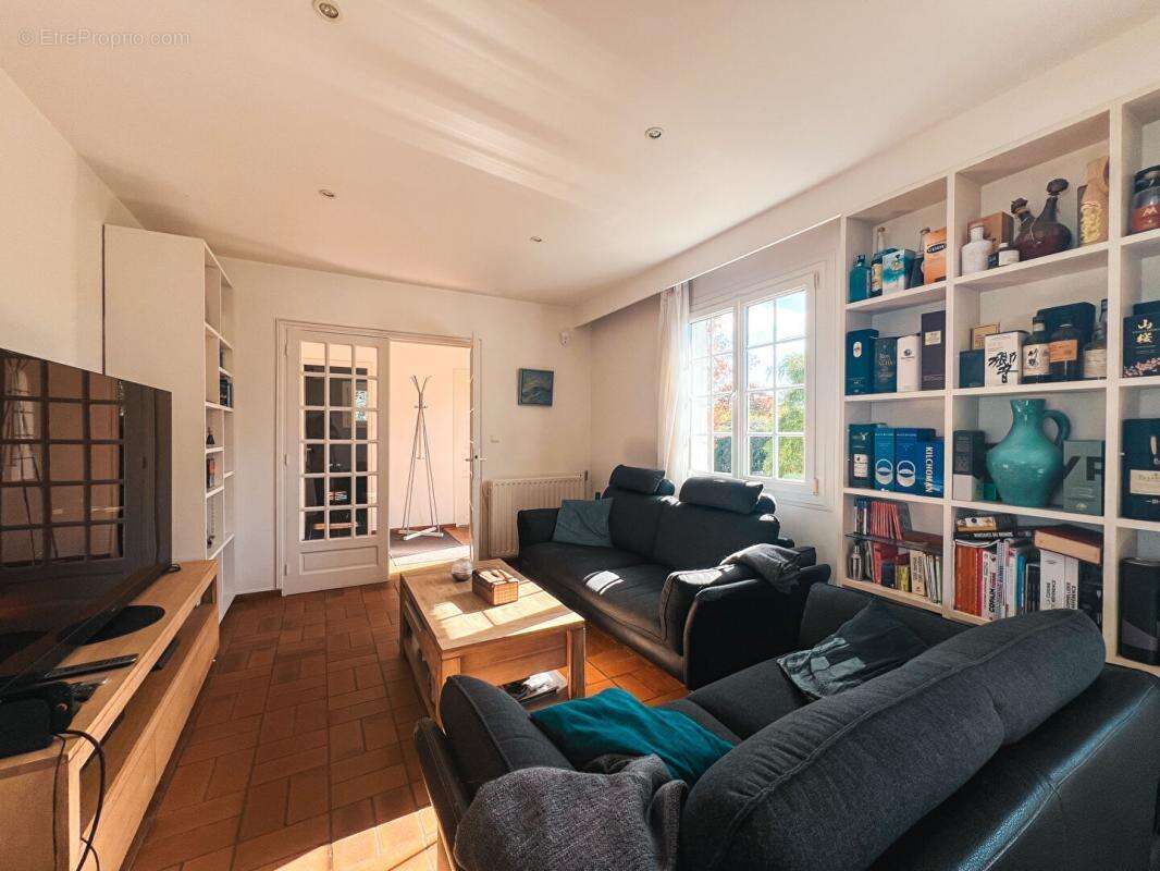 Maison à SAINT-ETIENNE-DE-MONTLUC