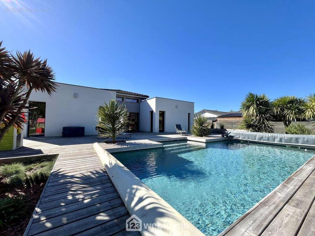 Maison à SAINT-MEDARD-EN-JALLES