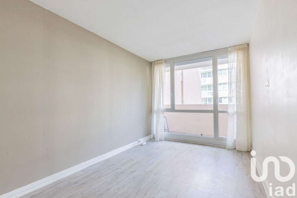Photo 4 - Appartement à LES ULIS