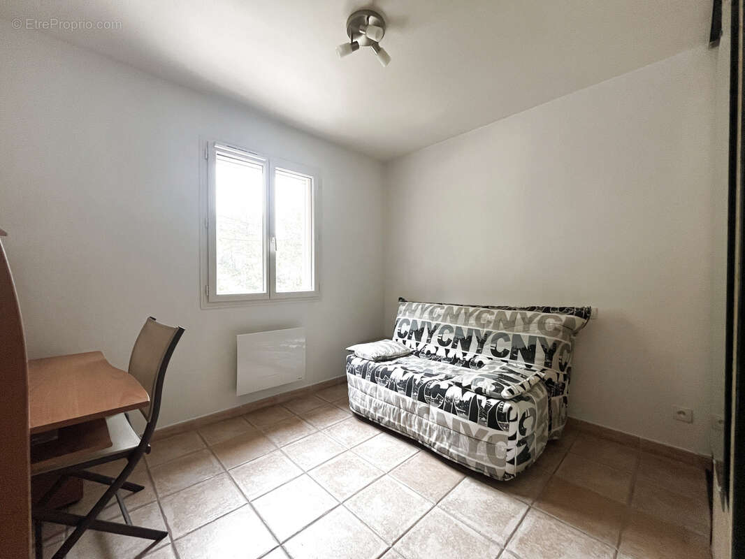 SAINT CYR SUR MER  Charmante maison avec piscine 146 M2 sur 2175 m2 de terrain - photo 9