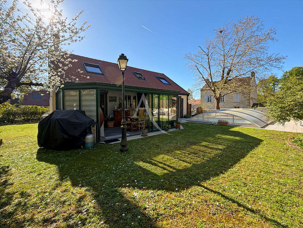 Maison à NEUVILLE-SUR-OISE