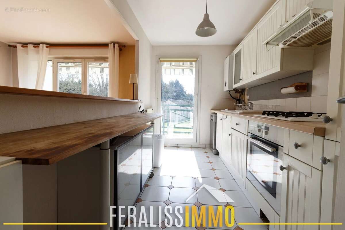 Appartement à JOUY-LE-MOUTIER