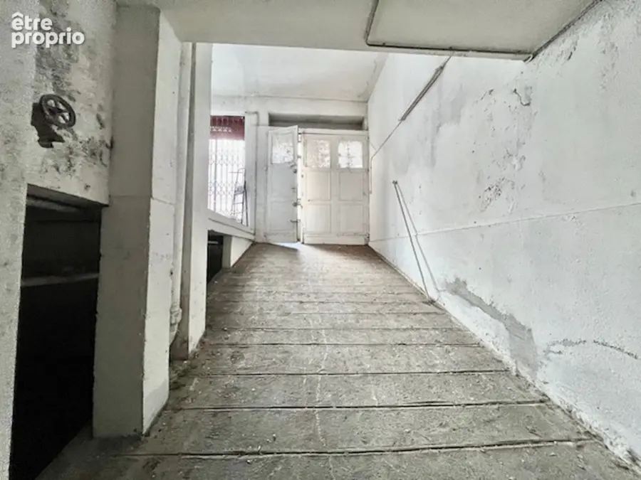 Grand parking de 350 m² en sous sol en centre ville de Perpignan, possibilité de découper les places - photo 2