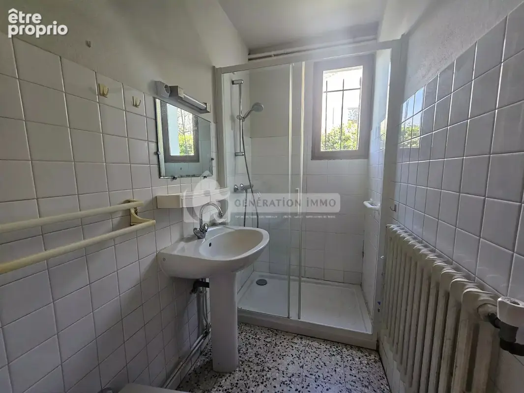 RAPHÈLE LES ARLES - Maison familiale de 226 m2 A - photo 7