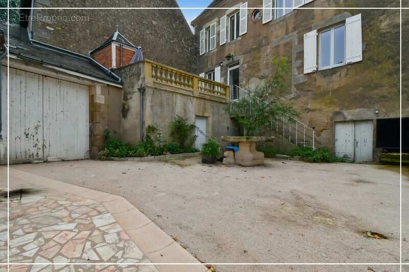 Maison à CHATEAUMEILLANT