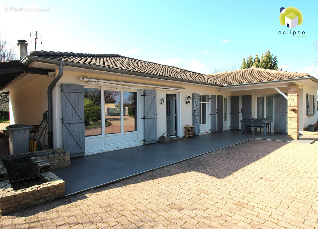 Maison à MEZERIAT