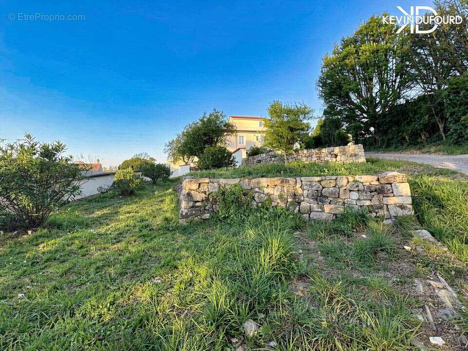 Maison de 110m² sur un terrain de 1200m² à ROSIERES - photo 12