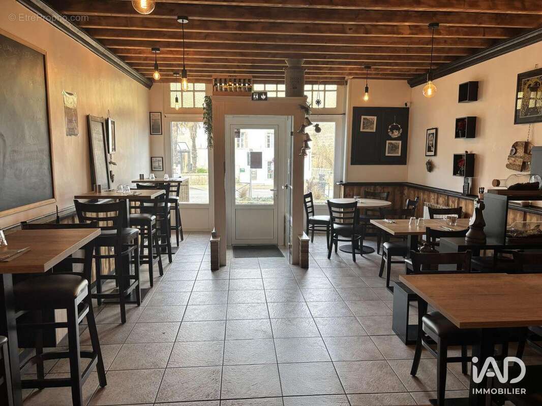 Photo 4 - Commerce à LES PIEUX