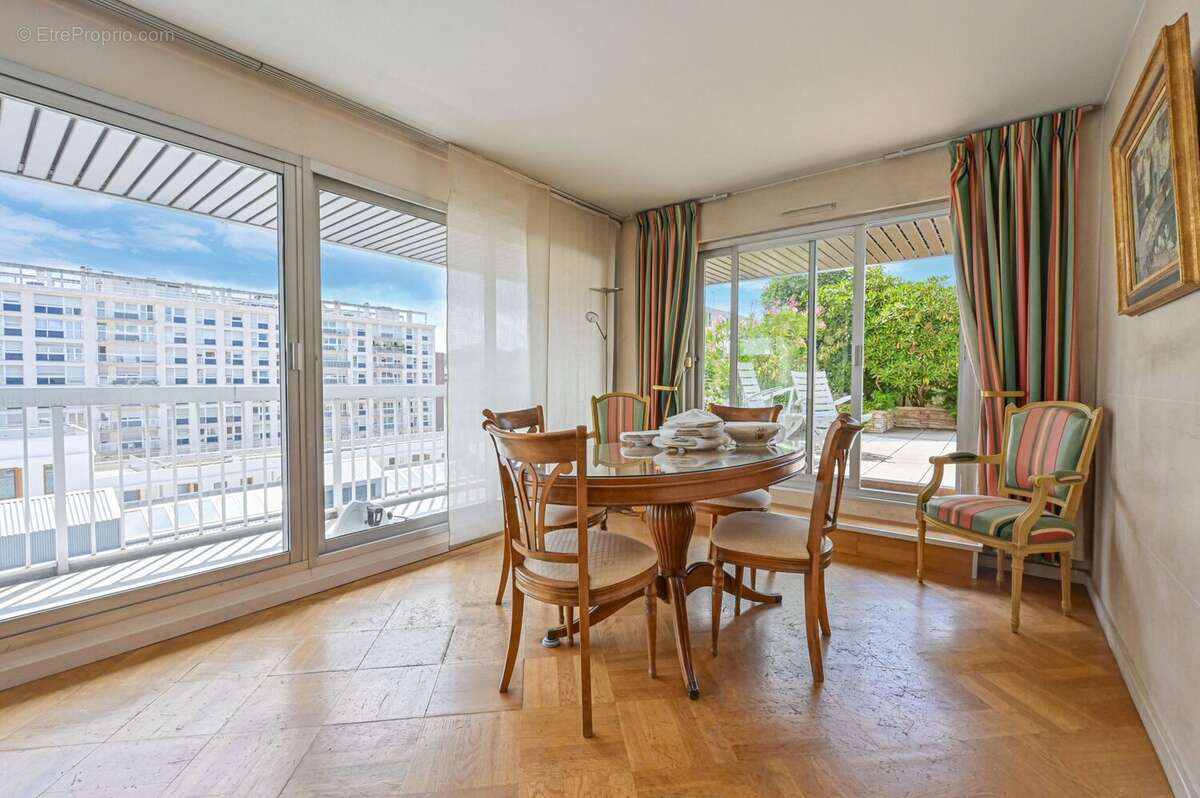 Appartement à PARIS-12E
